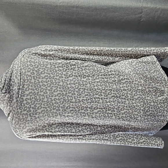 WANDERING DREAMS LOUNGE WEAR,KNIT ROBE CUDDLY SOFT SIZE LGE LEOPARD CARDIGAN - Picture 3 of 8